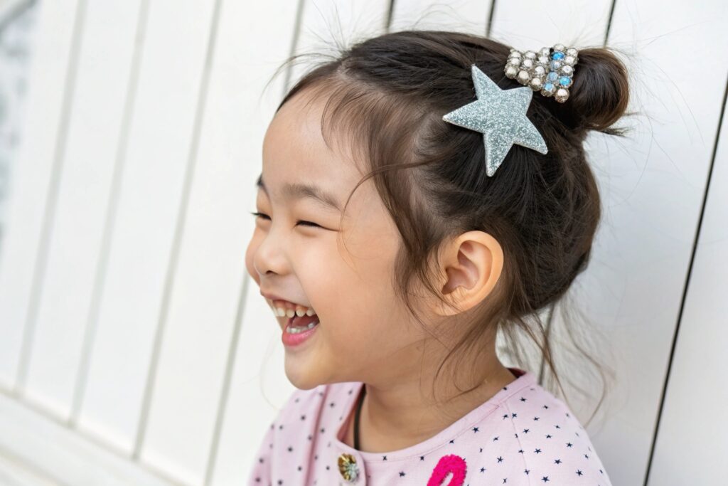 Fumao Star & Pearl Hair Clip – Cheerful Style for Little Girls
